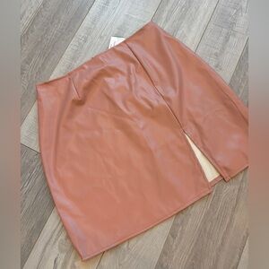 New with tags! Windsor Blush Pink Leather Skirt Size Medium